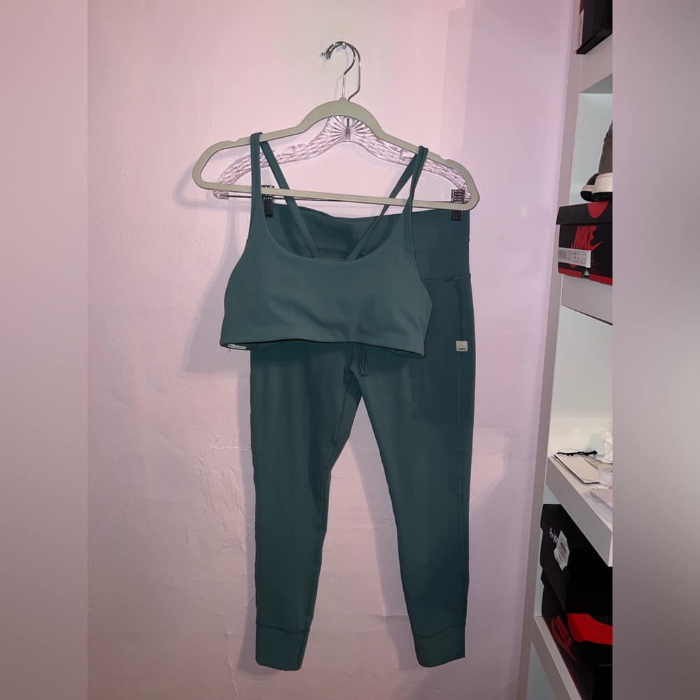 VUORI TEAL ACTIVEWEAR SET BRA & LEGGINGS